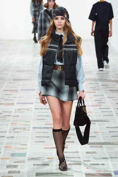 Look 65